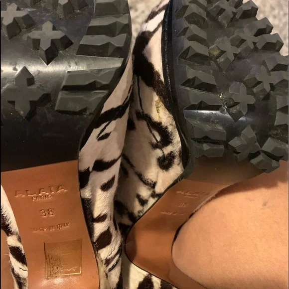 Alaia snow leopard booties size 38 - Picture 3 of 5